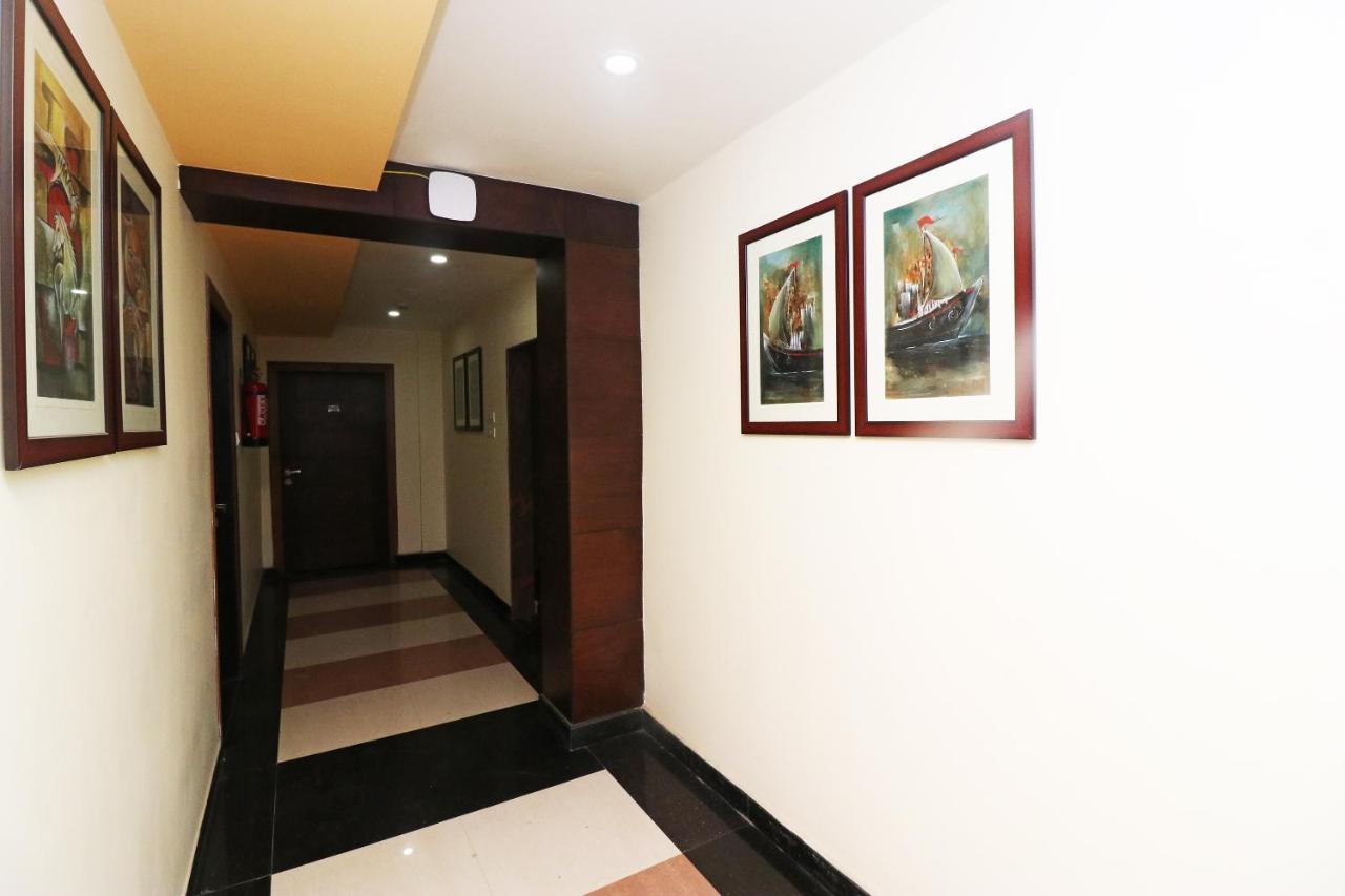 Capital O 40848 Hotel Mirabel Kupand Exterior foto